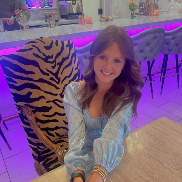 Meet your Posher, Lucy - Picture 1 of 1